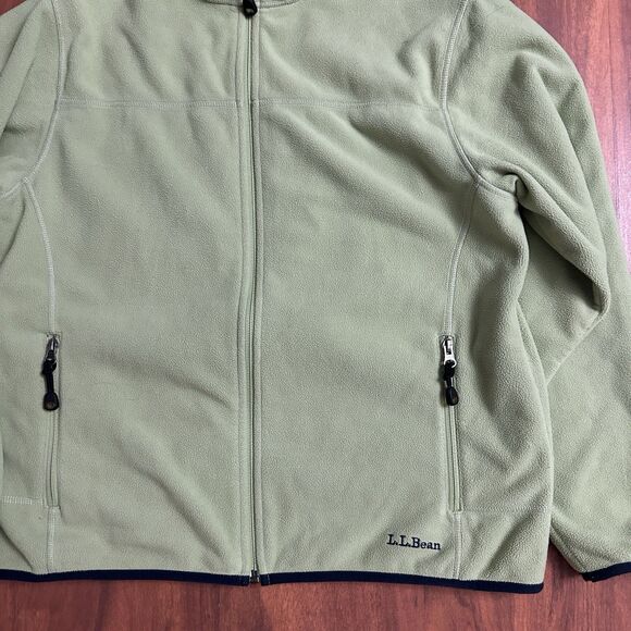 L.L. Bean fleece jacket with a full zipper and zippered pockets M - Picture 2 of 6